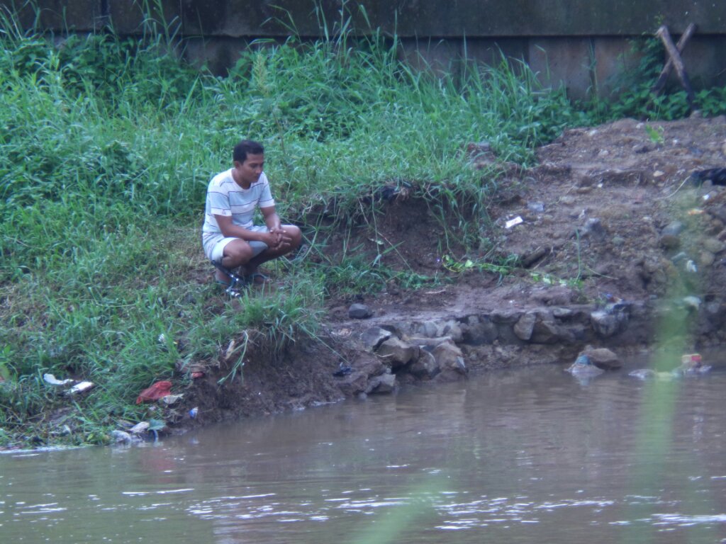 Mancing Ikan Lepas Ketika Banjir Ikan Bawal Di Banjir Kanal