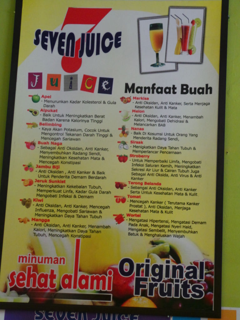 Poster Rangkuman daftar manfaat jus dan buah-buahan segar 